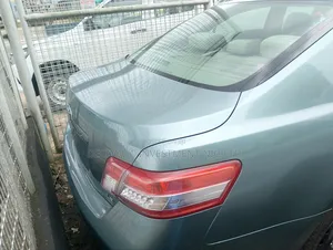Toyota Camry XLE 4dr Sedan (2.5L 4cyl 6A) 2011 Green