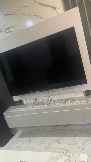 Hi Sense Qled Mini Led TV