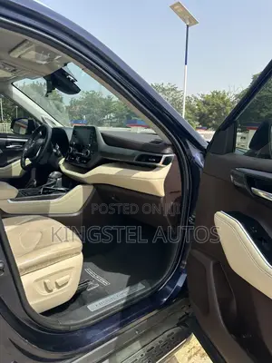 Toyota Highlander Limited 2022 Blue