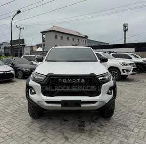 New Toyota Hilux 2024 White