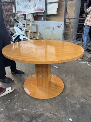 Round Table