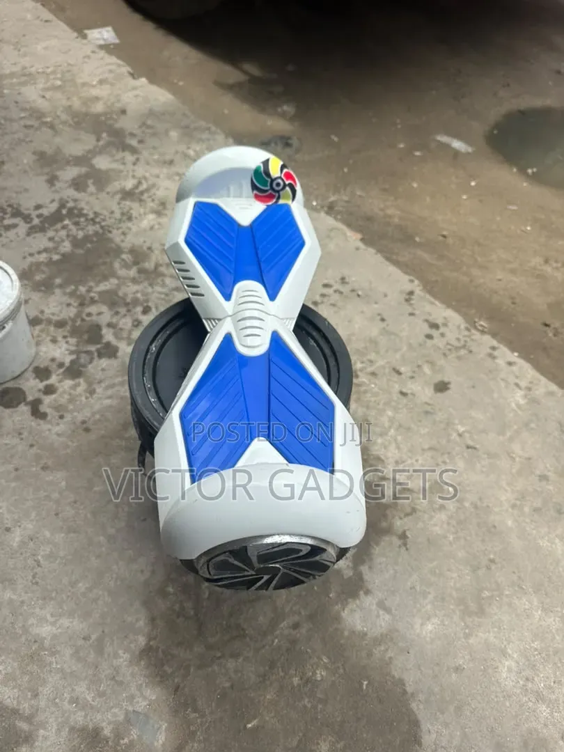 8.5 Inches Hoverboard With Bluetooth Connectivity