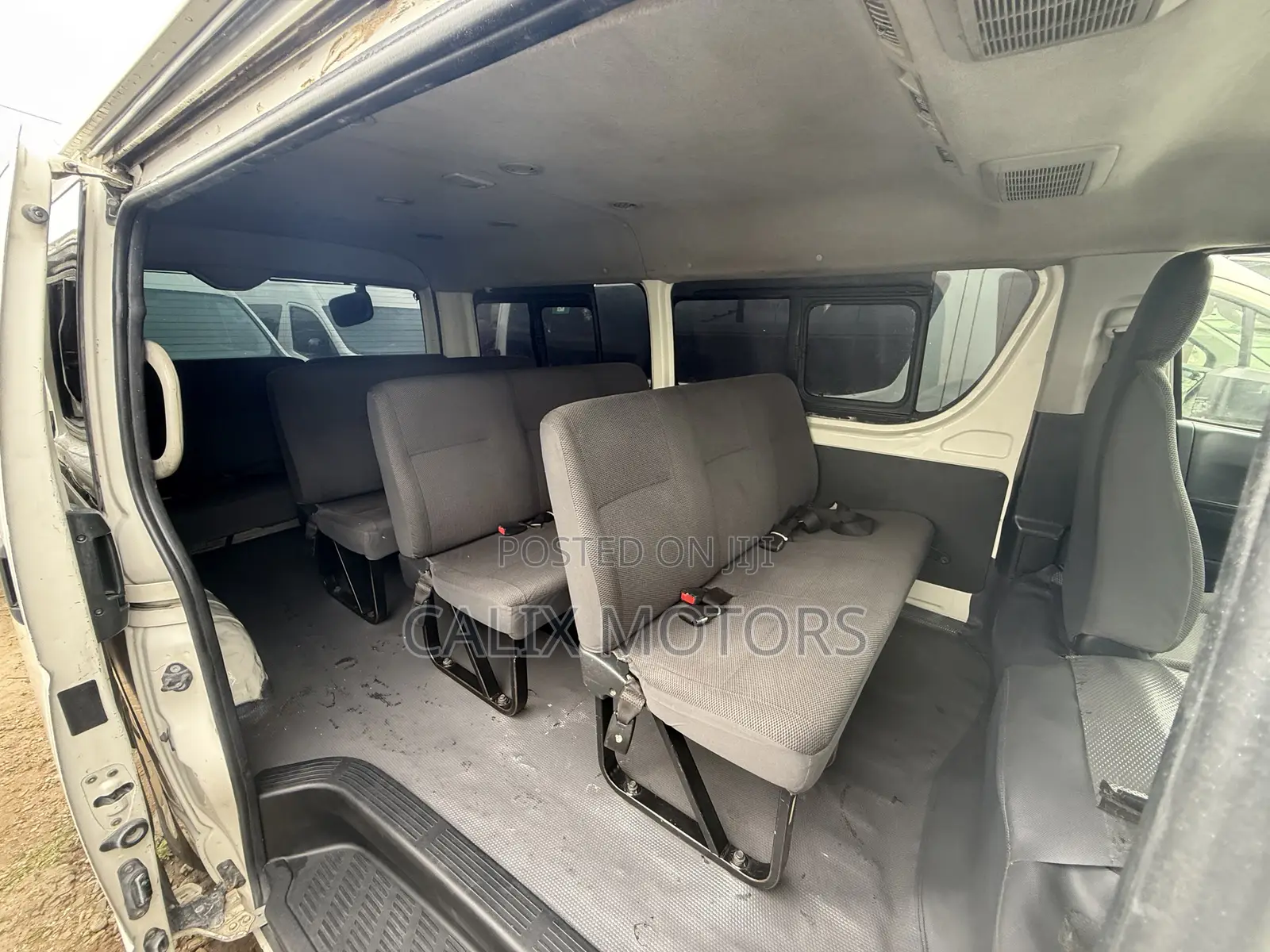 Toyota HiAce 2015 White