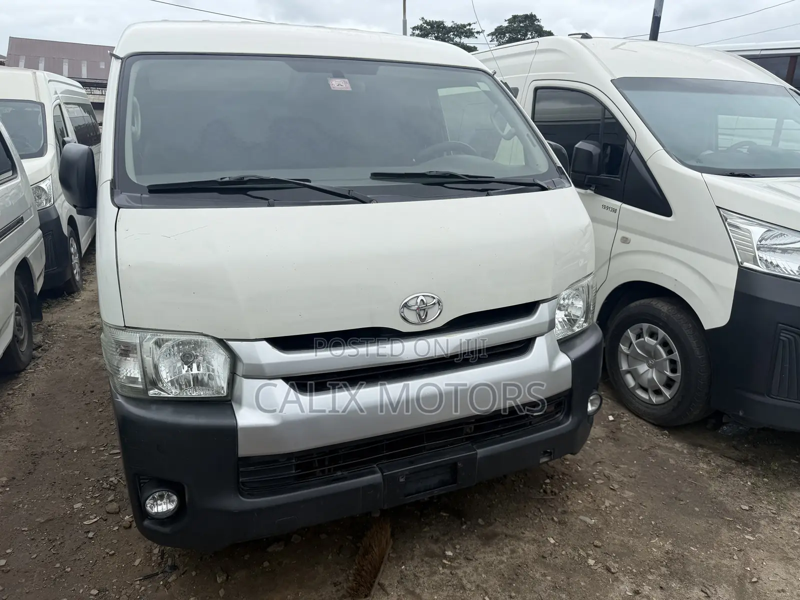 Toyota HiAce 2015 White