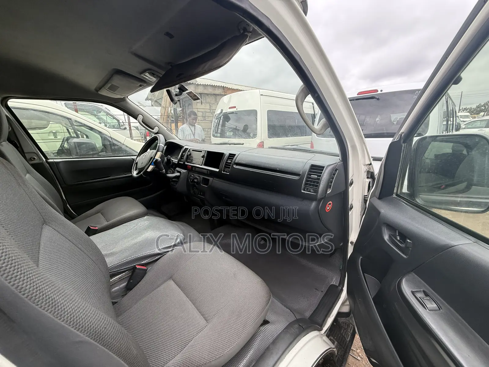 Toyota HiAce 2015 White