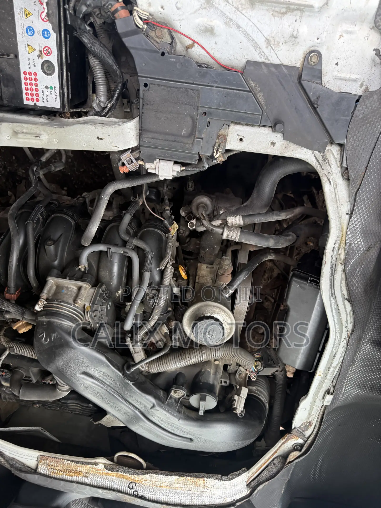 Toyota HiAce 2015 White