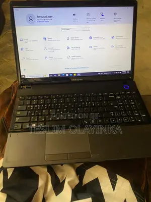 Laptop Samsung NP300E5A 4GB Intel Pentium HDD 320GB