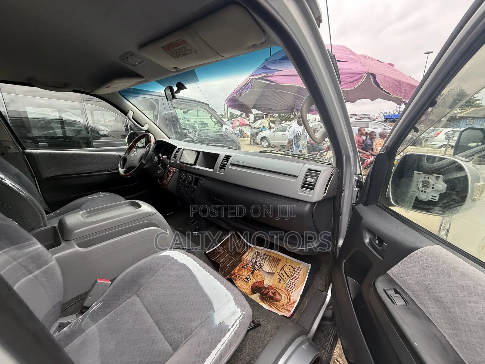 Toyota HiAce 2015 Silver