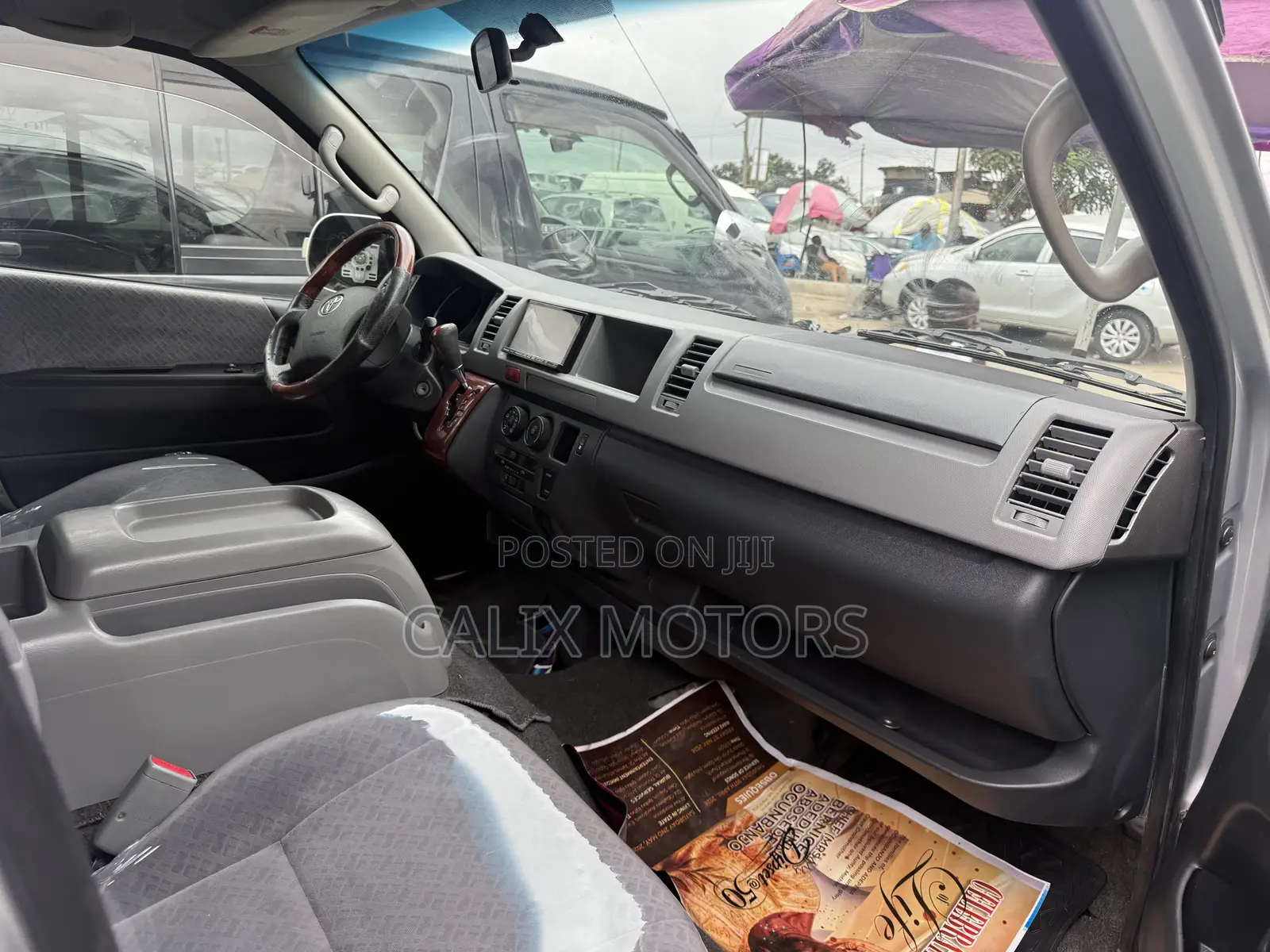 Toyota HiAce 2015 Silver