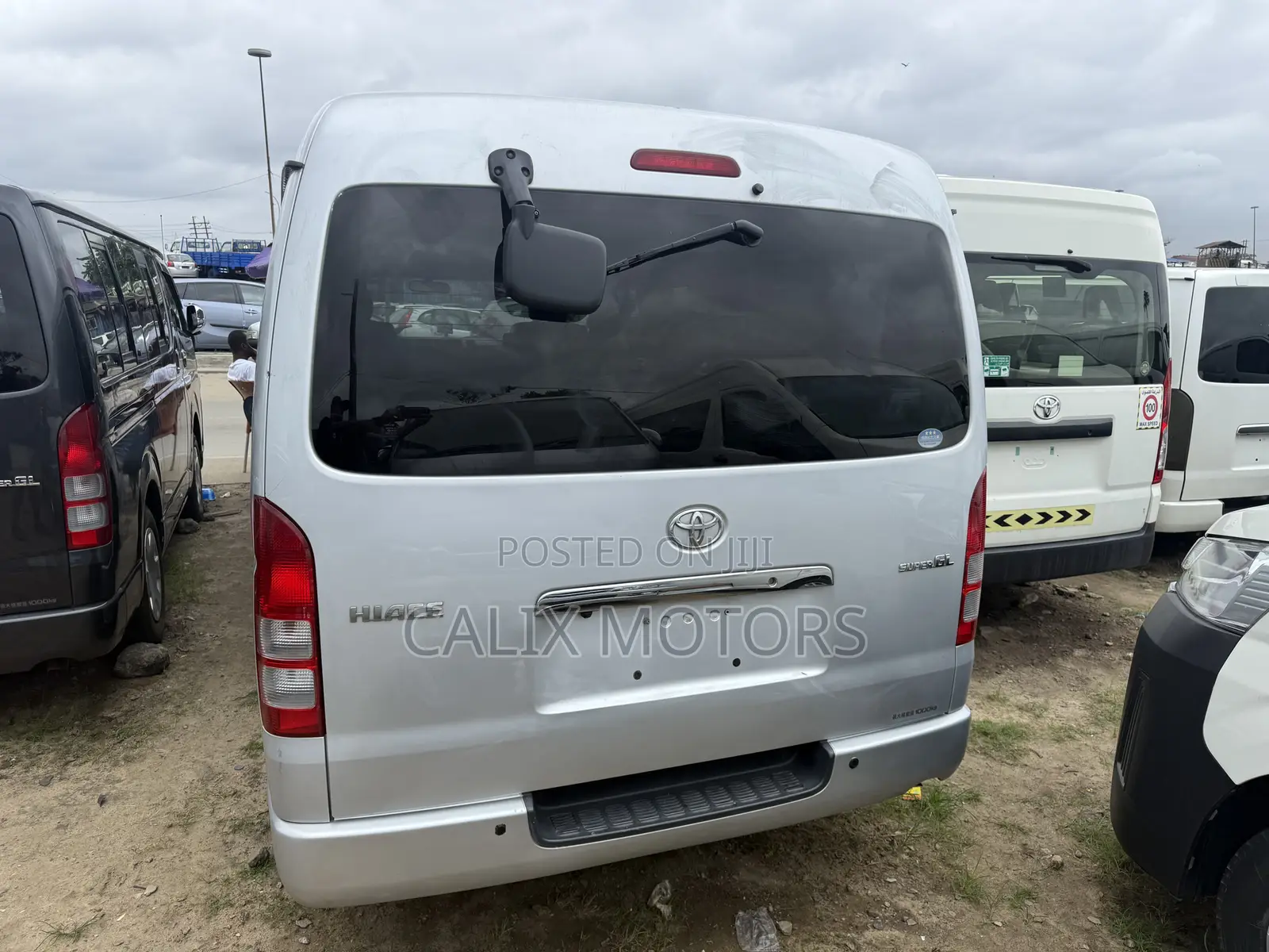 Toyota HiAce 2015 Silver