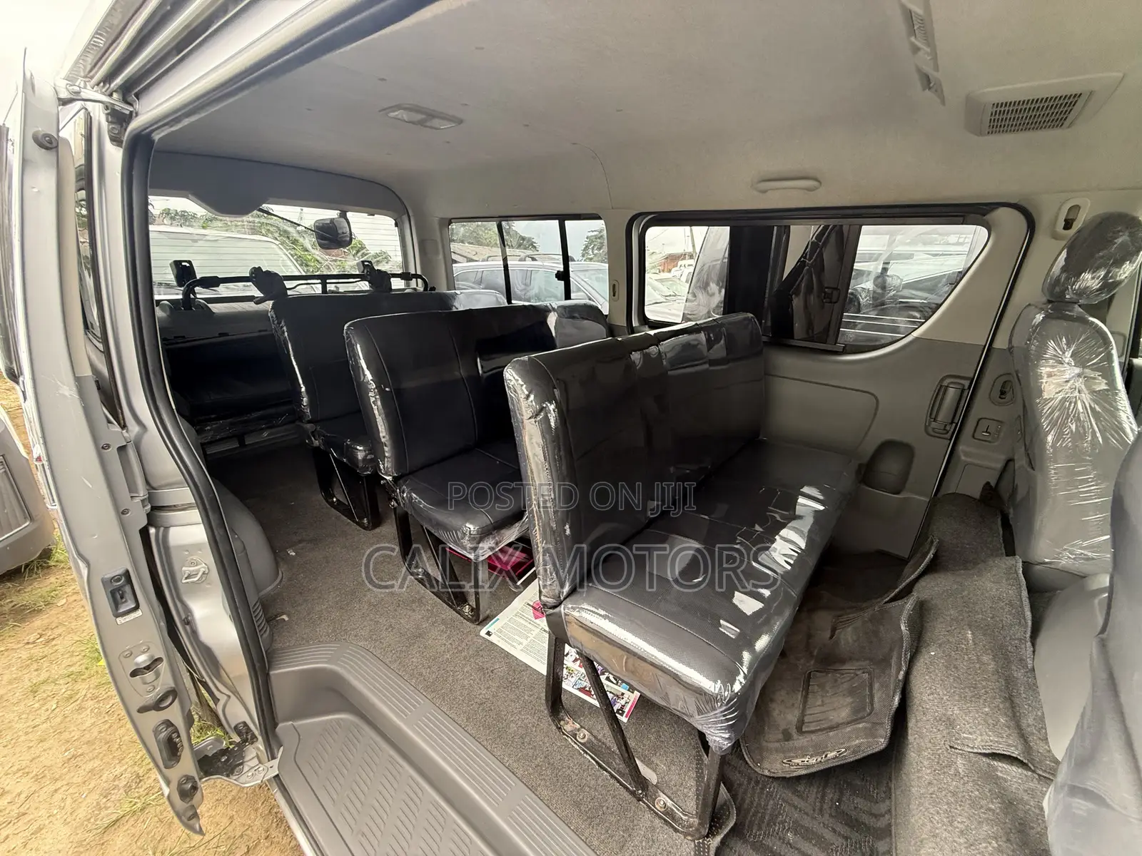 Toyota HiAce 2015 Silver