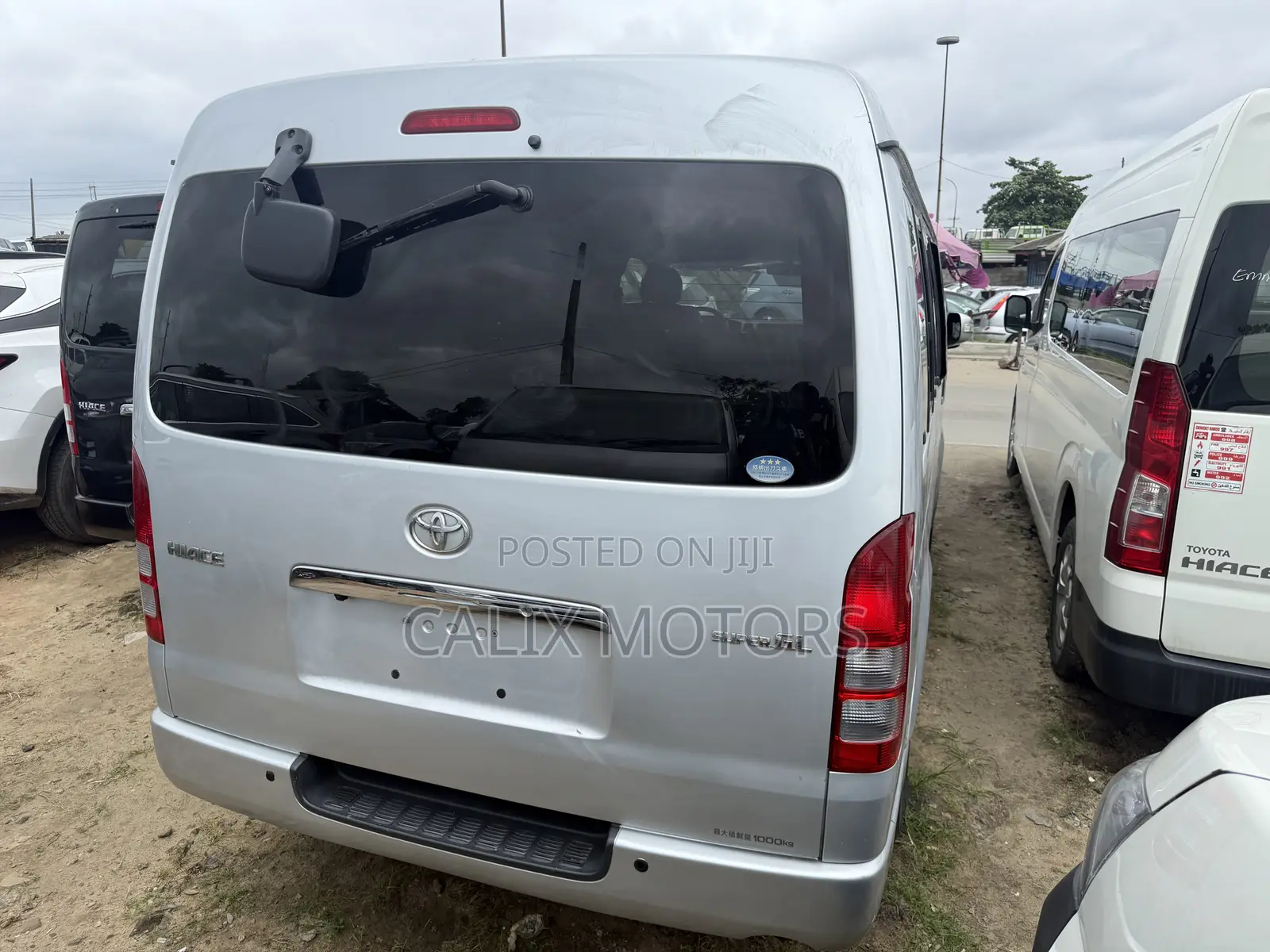 Toyota HiAce 2015 Silver