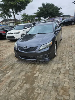 Toyota Camry SE 4dr Sedan (2.5L 4cyl 6AM) 2010 Gray