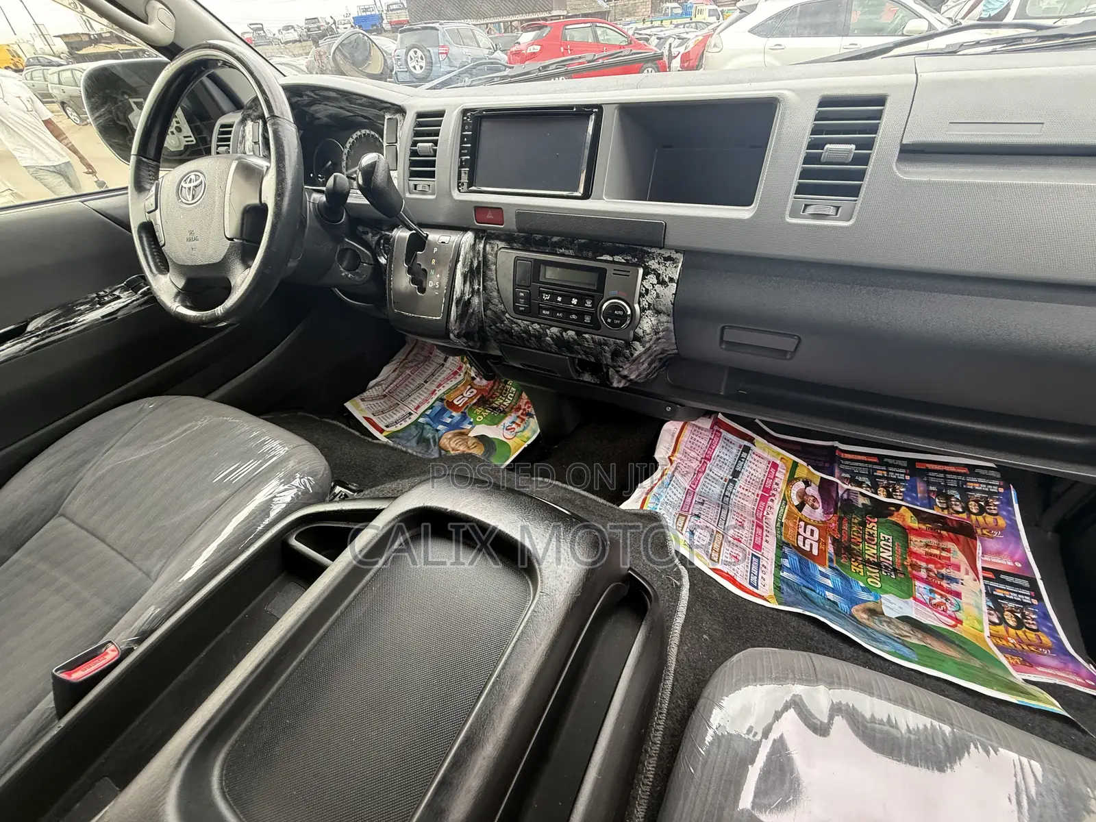 Toyota HiAce 2016 Black