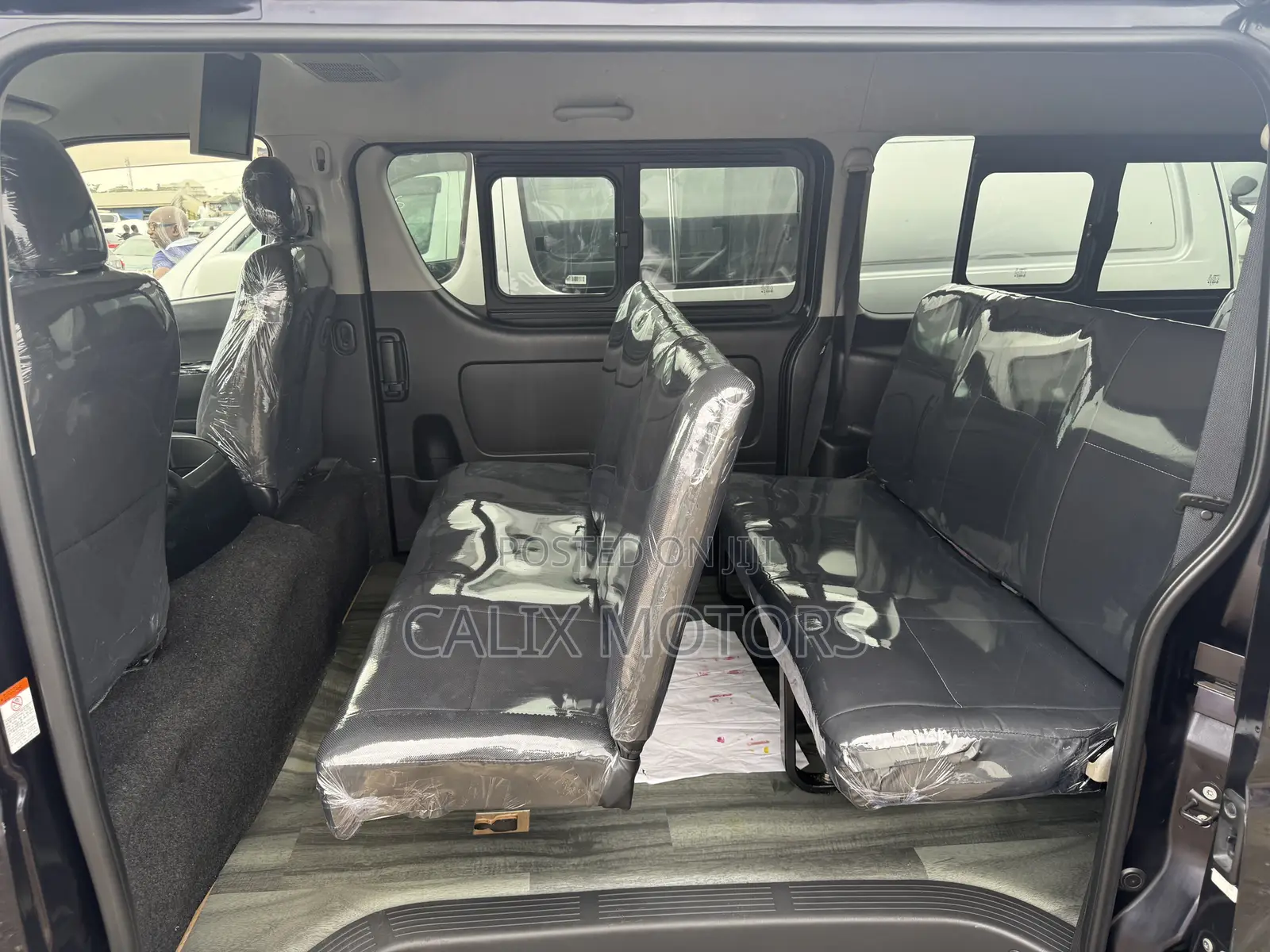 Toyota HiAce 2016 Black