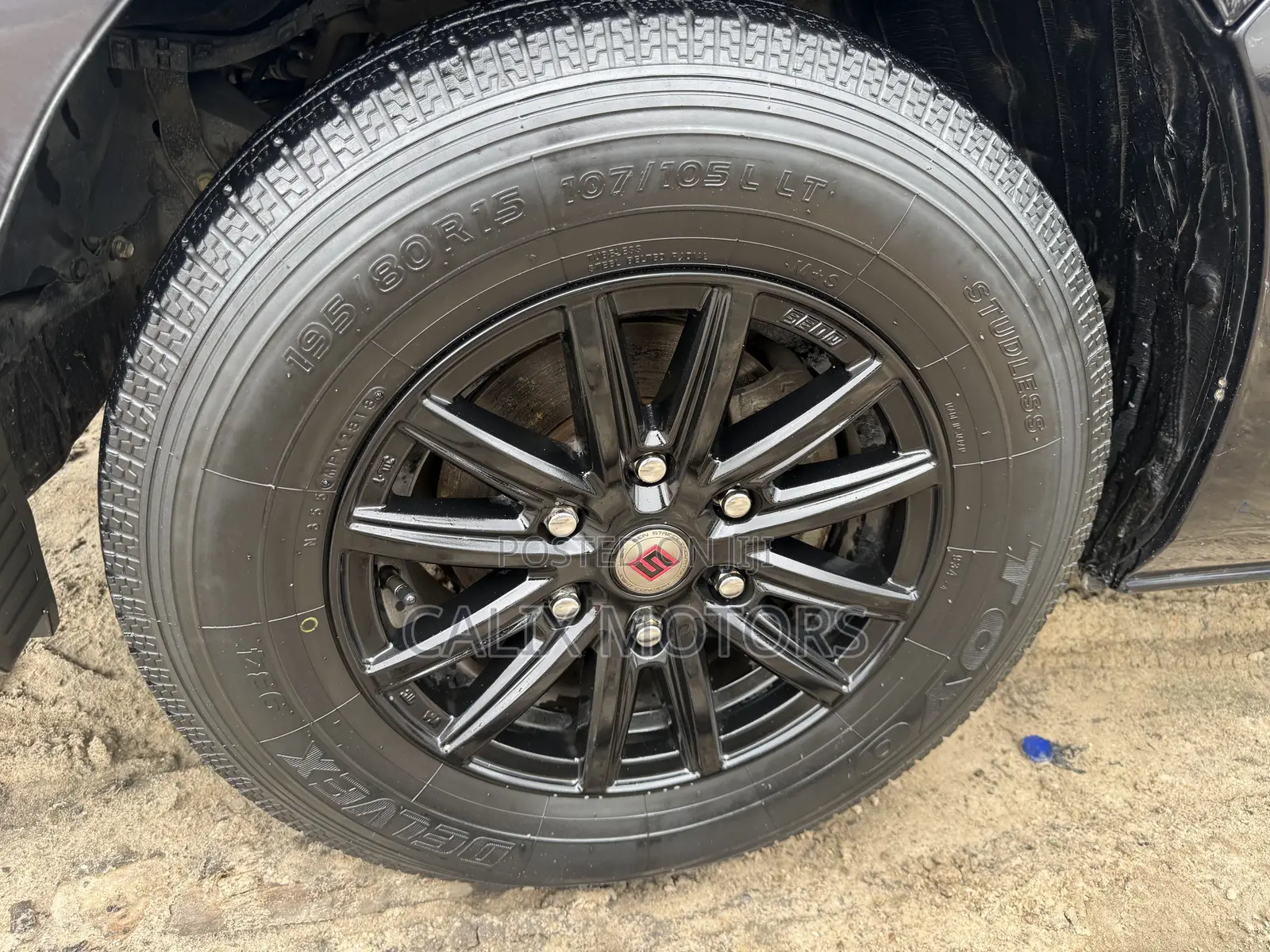 Toyota HiAce 2016 Black