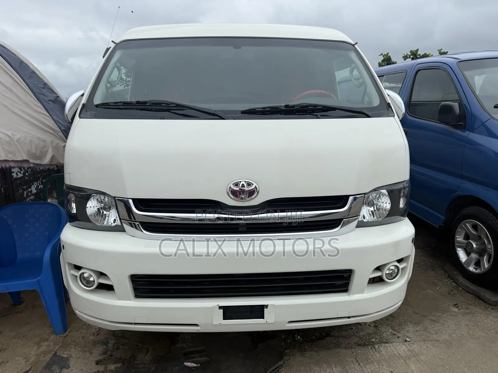Toyota HiAce 2013 White
