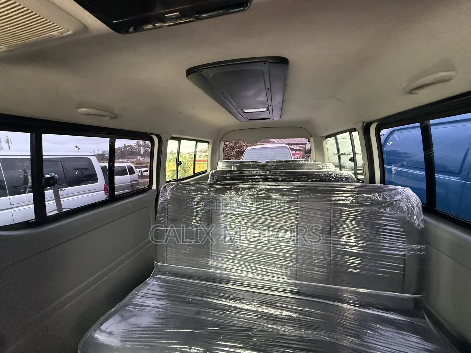 Toyota HiAce 2013 White