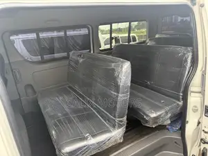 Toyota HiAce 2013 White