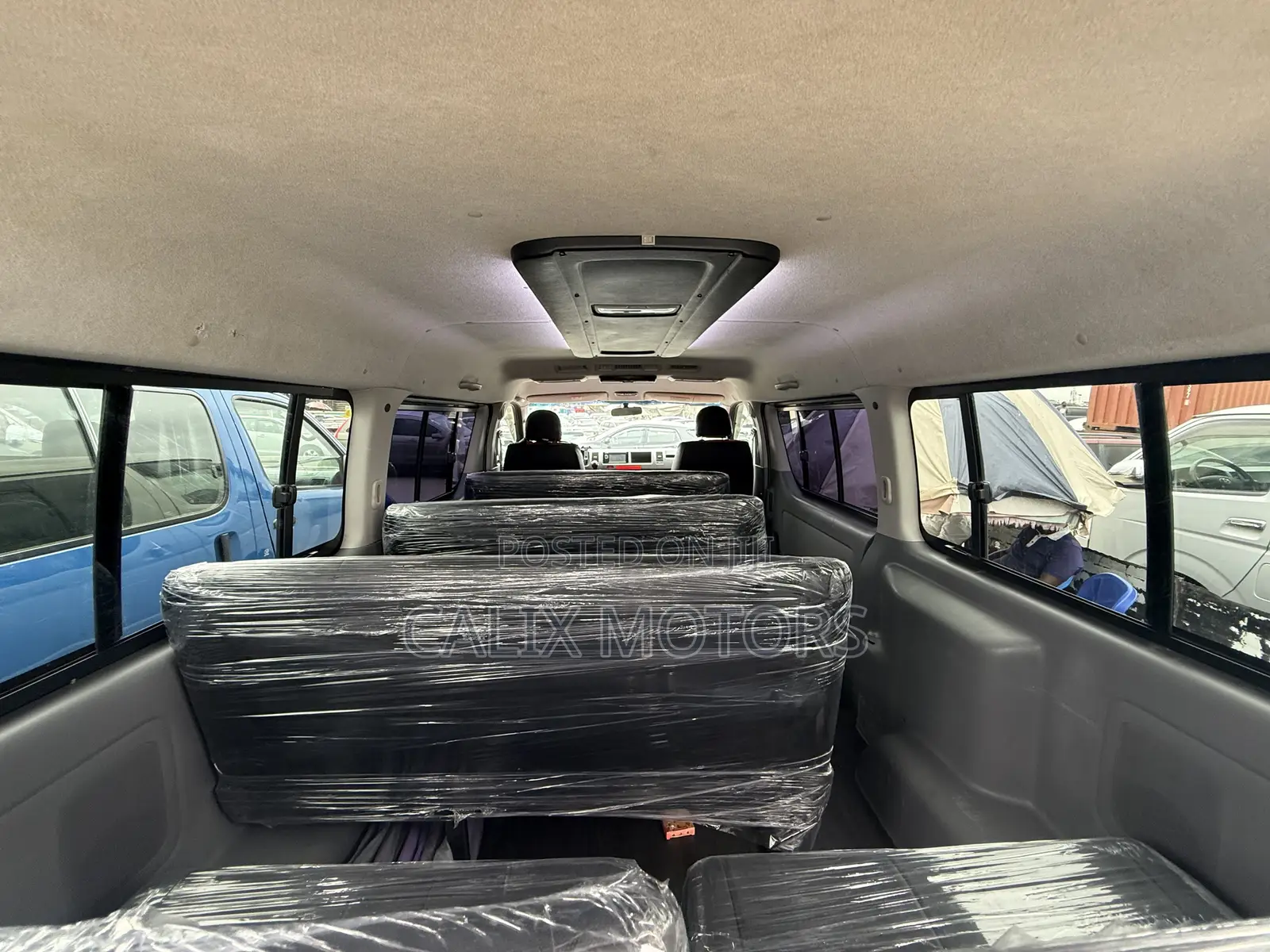 Toyota HiAce 2013 White