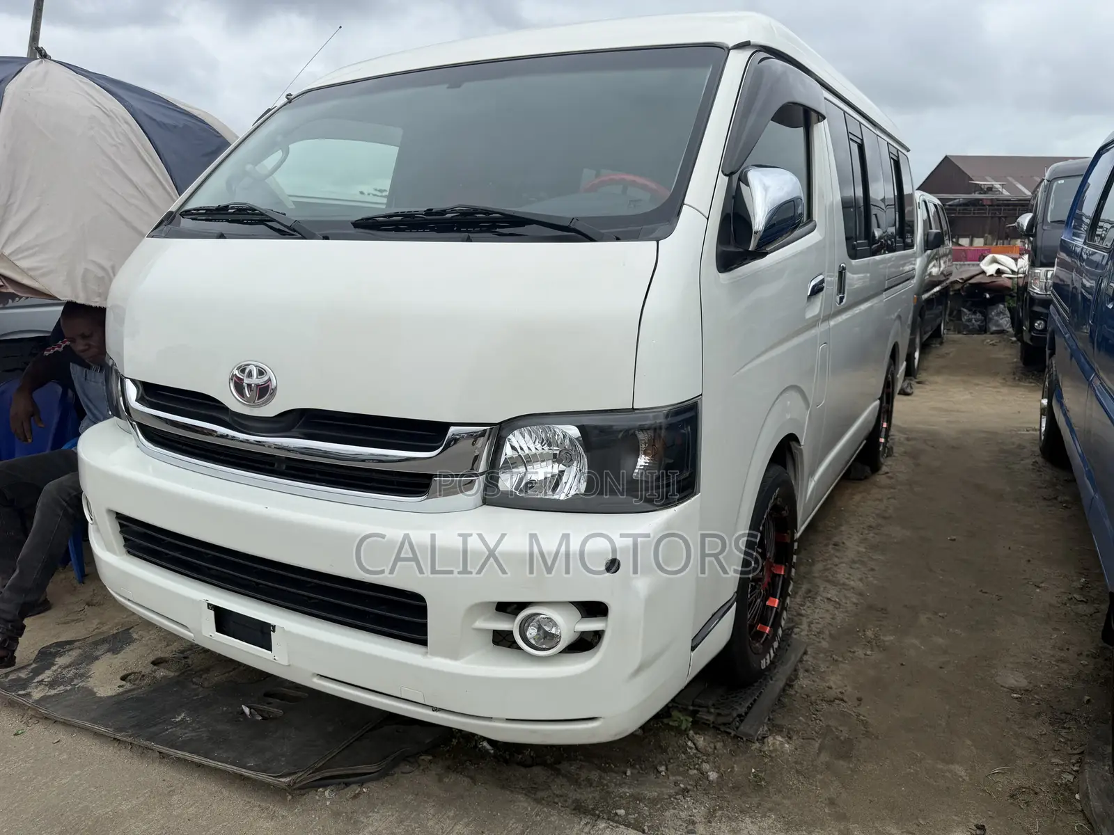 Toyota HiAce 2013 White
