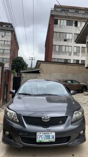 Toyota Corolla 2010 Gray