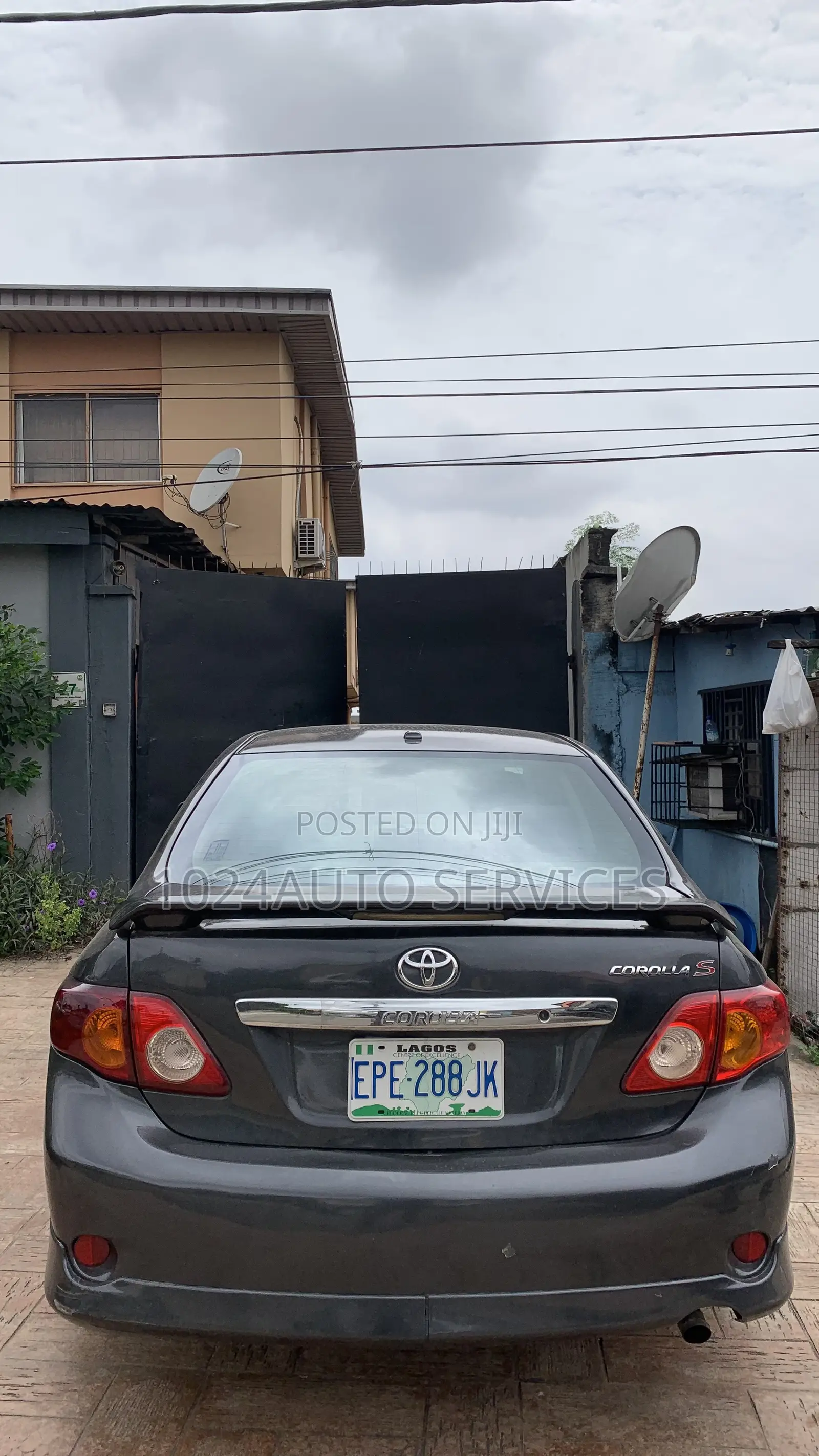 Toyota Corolla 2010 Gray