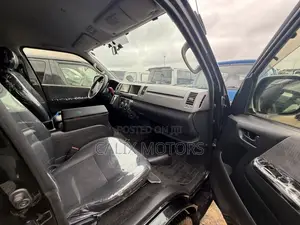 Toyota HiAce 2012 Black