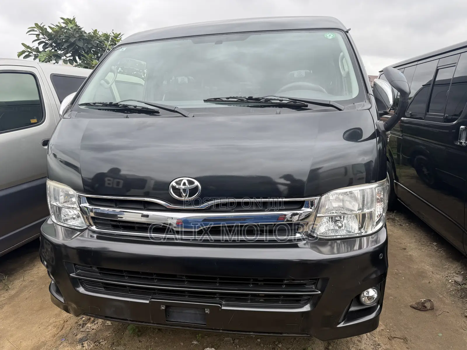 Toyota HiAce 2012 Black