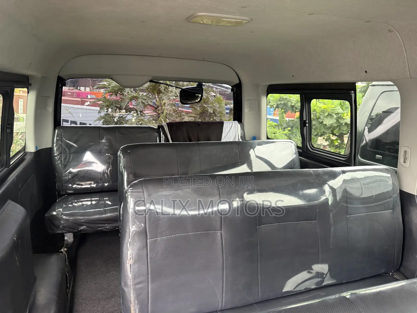 Toyota HiAce 2012 Black