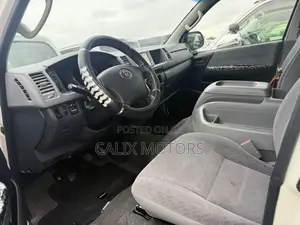 Toyota HiAce 2014 White