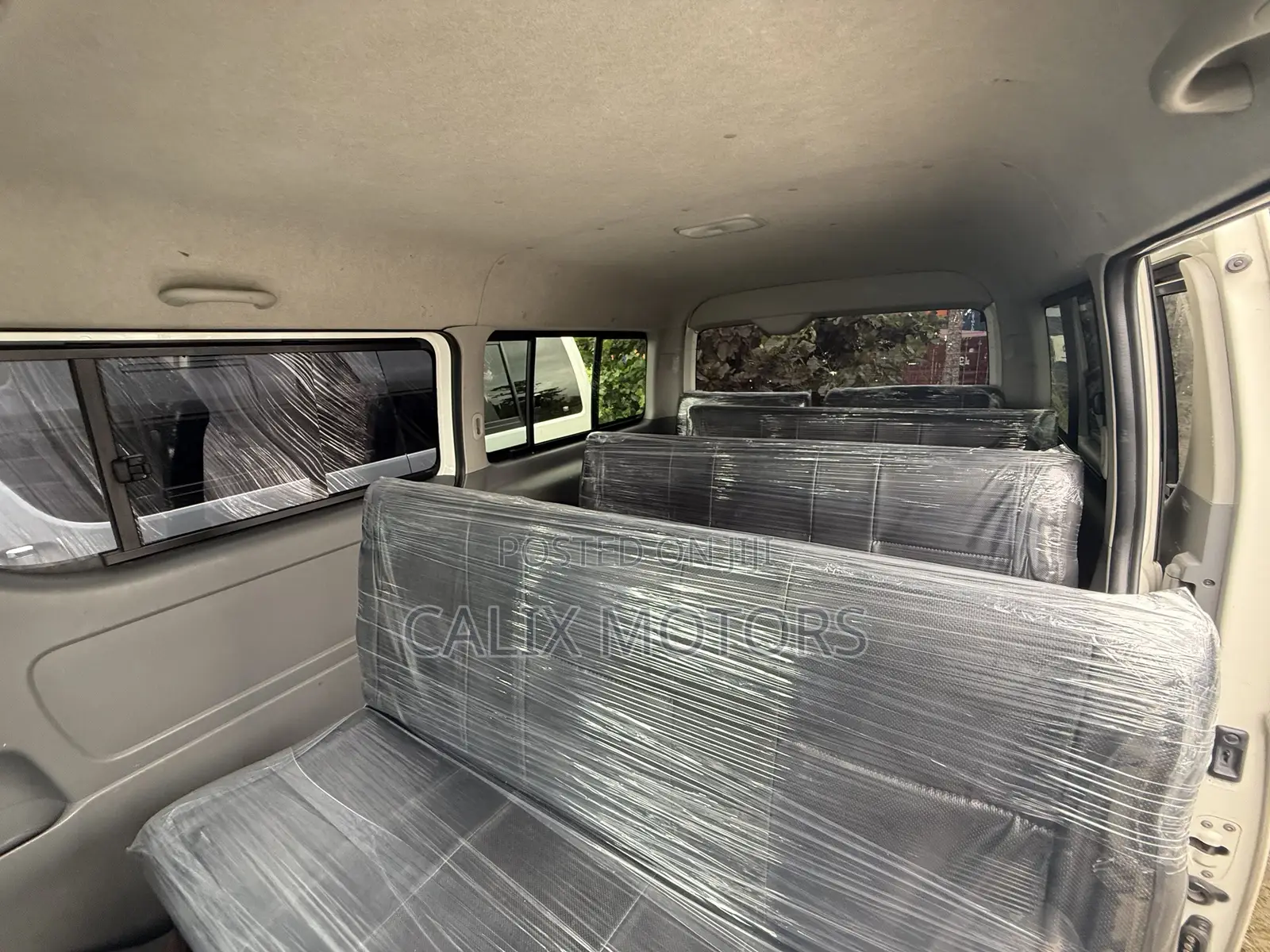 Toyota HiAce 2014 White