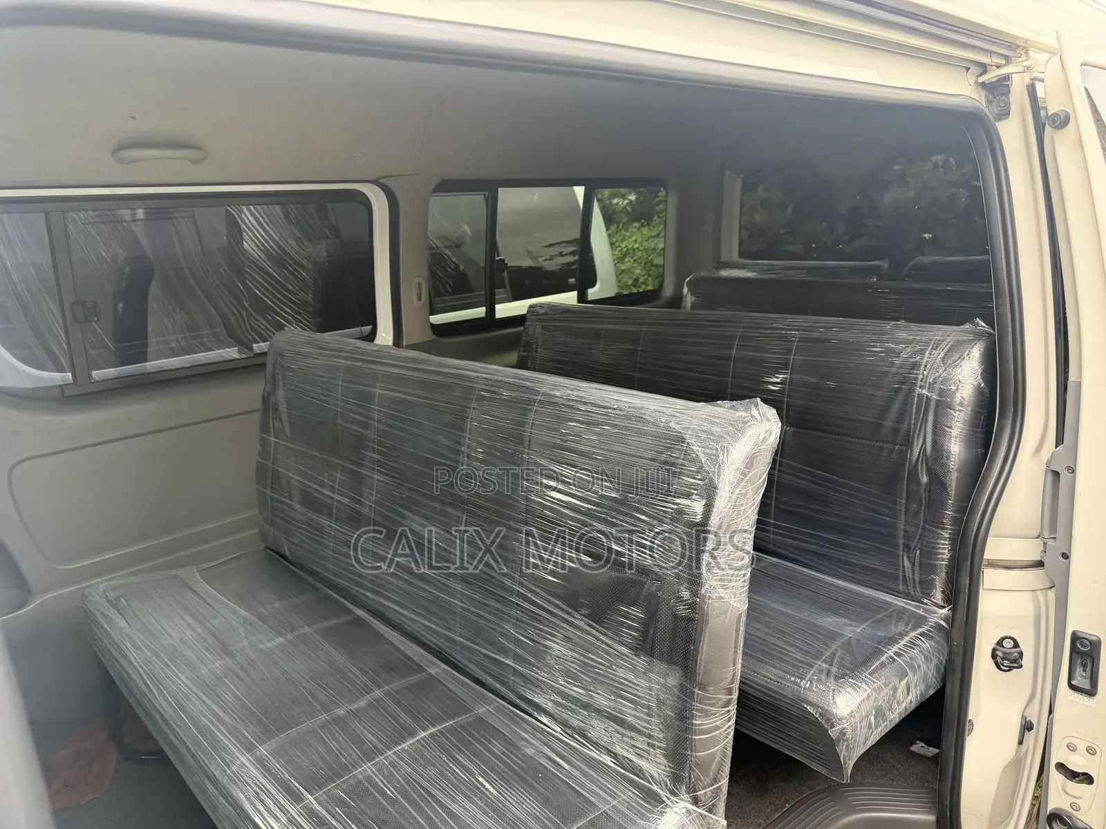Toyota HiAce 2014 White