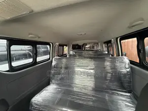 Toyota HiAce 2014 White