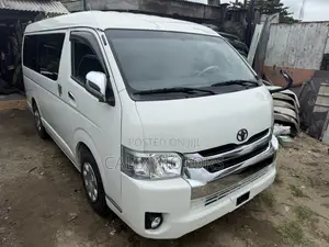 Toyota HiAce 2014 White