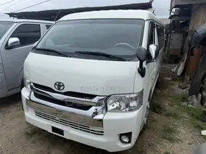 Toyota HiAce 2014 White