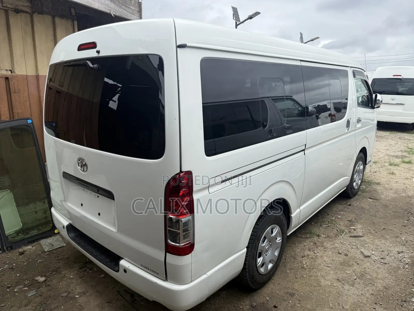 Toyota HiAce 2014 White