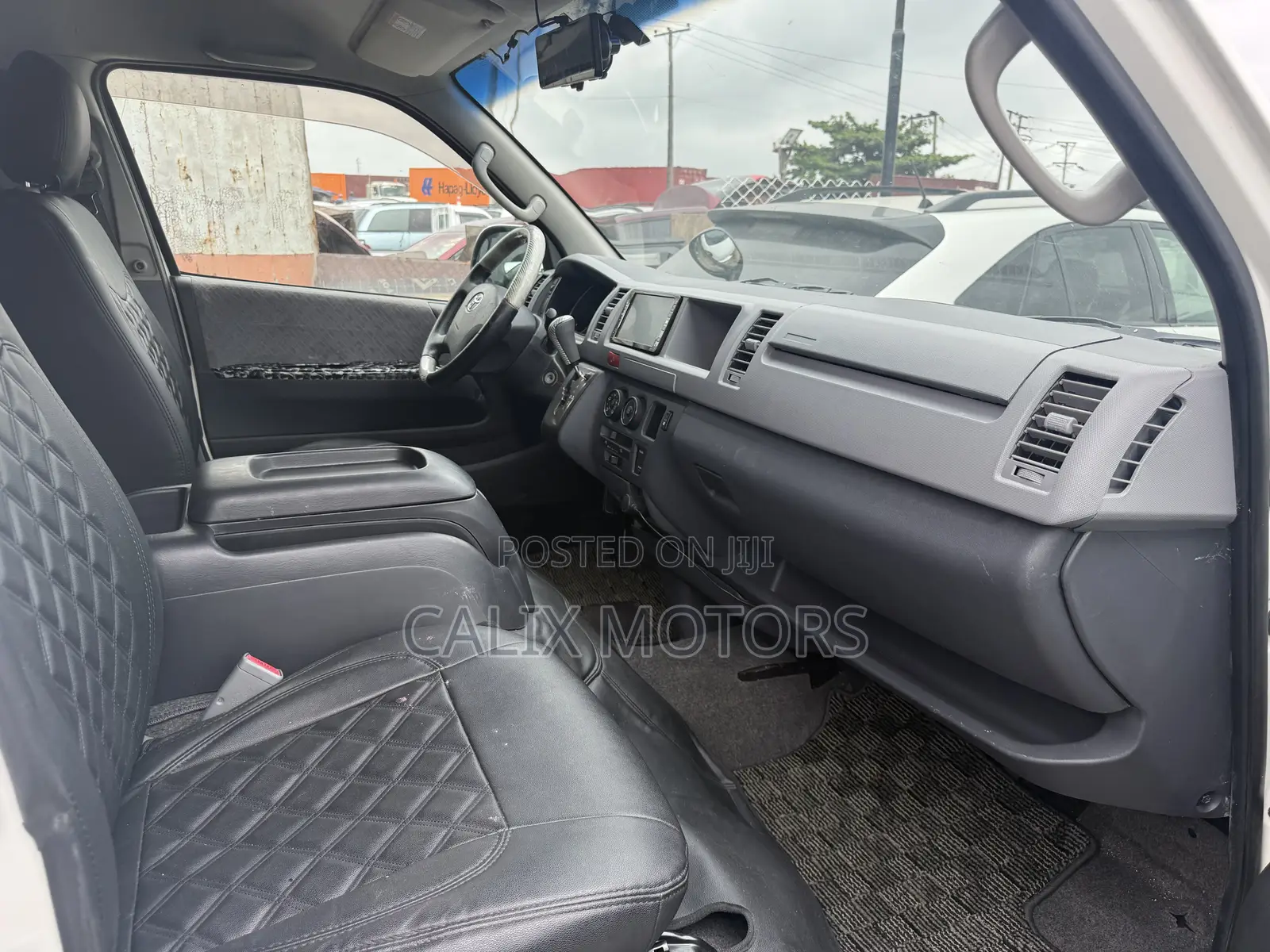 Toyota HiAce 2014 White