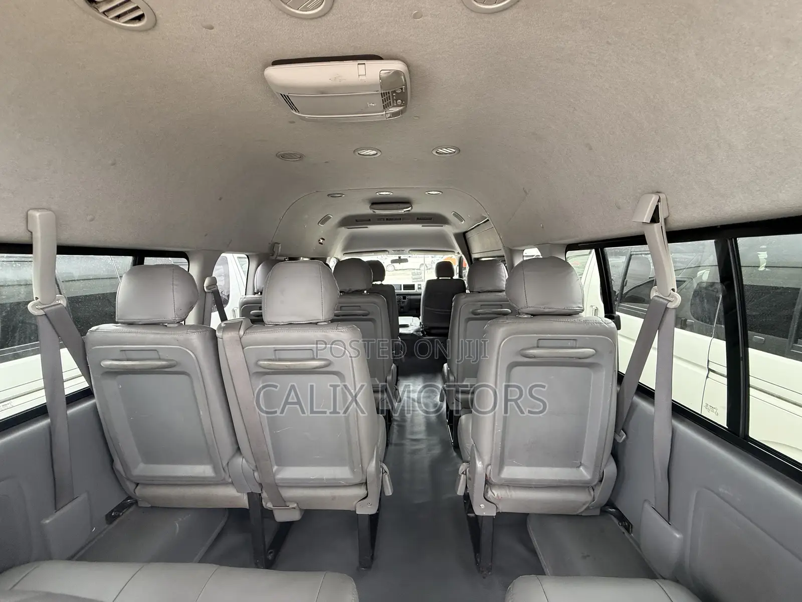 Toyota HiAce 2015 White