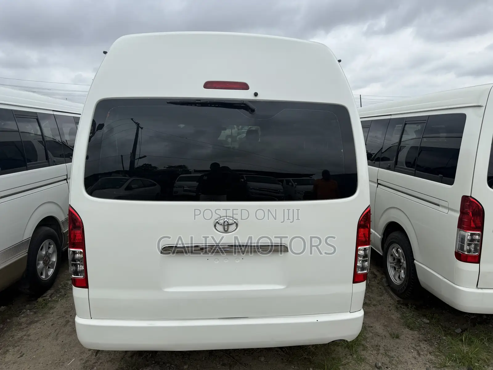 Toyota HiAce 2015 White
