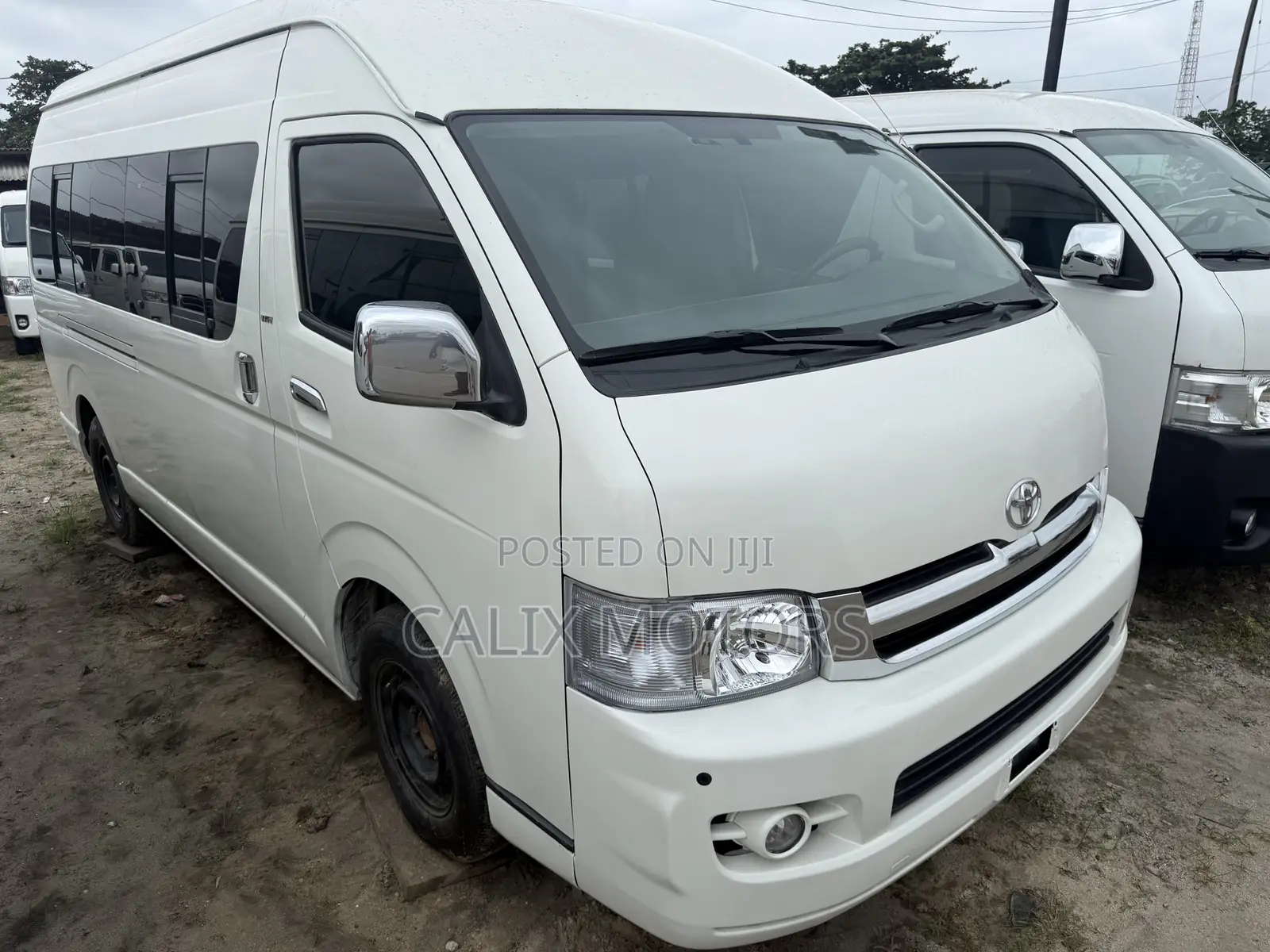 Toyota HiAce 2015 White