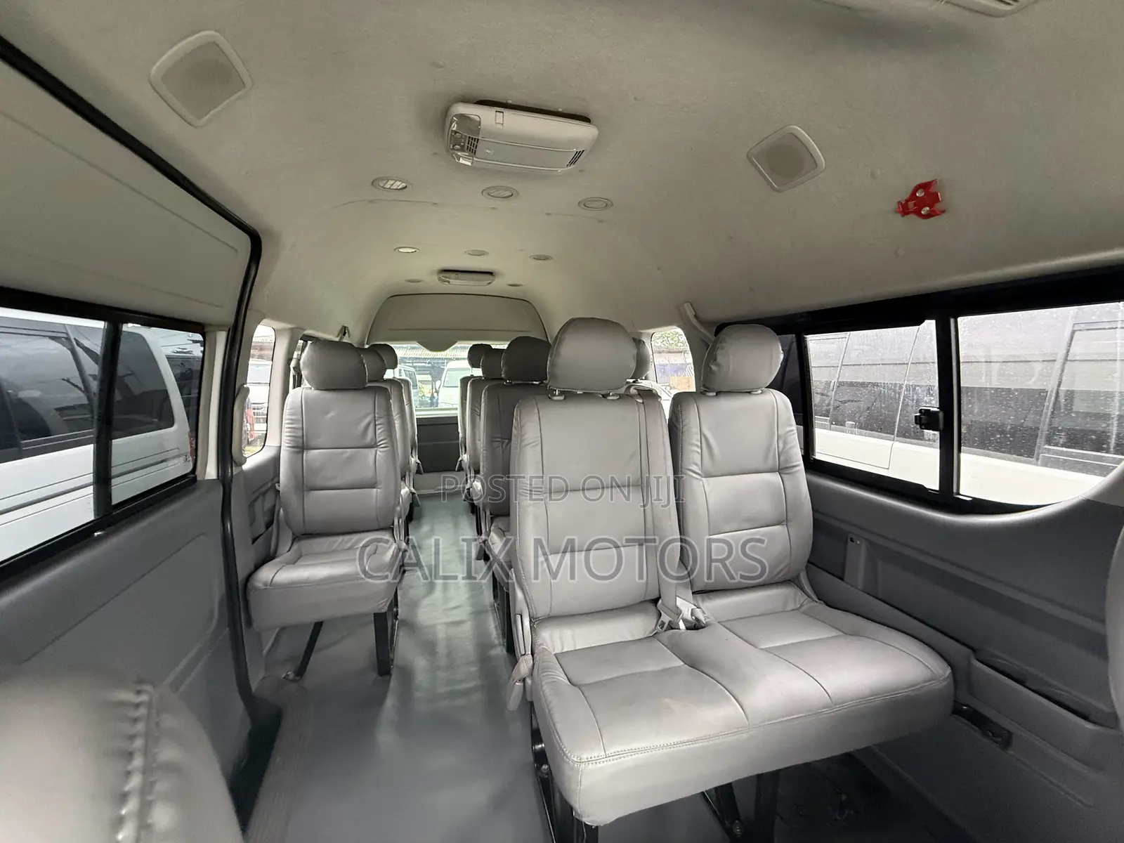 Toyota HiAce 2015 White