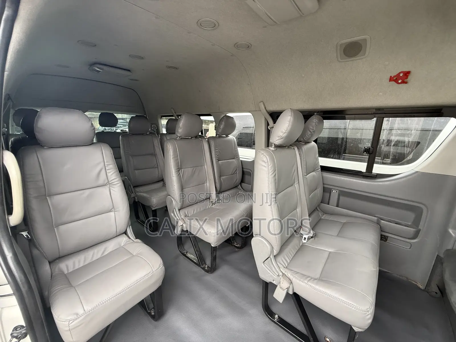 Toyota HiAce 2015 White