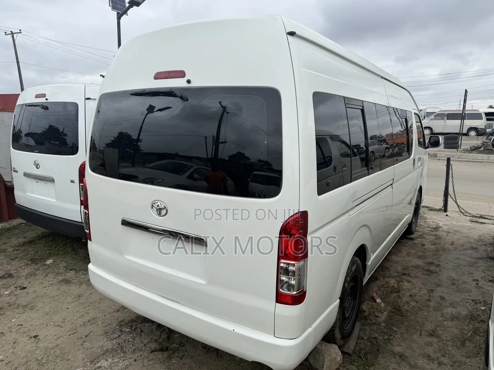 Toyota HiAce 2015 White
