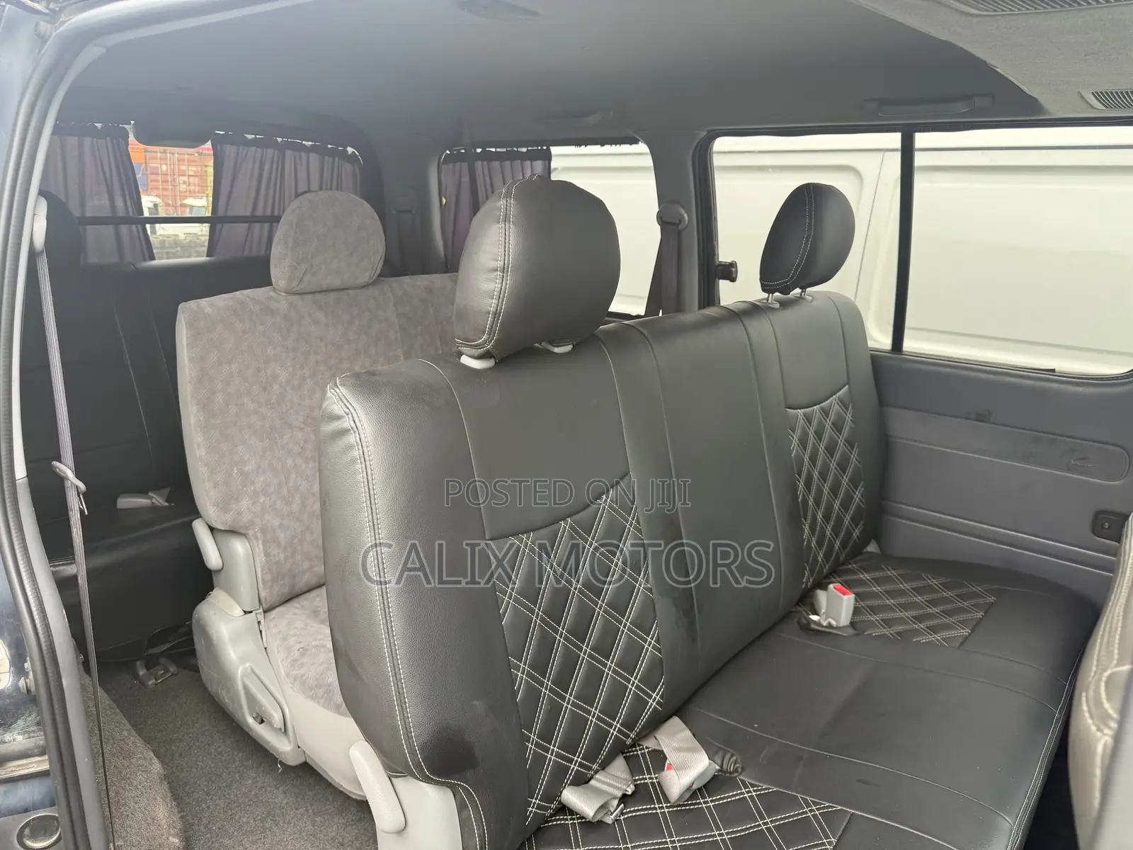 Toyota HiAce 2005