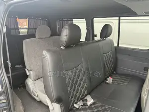Toyota HiAce 2005