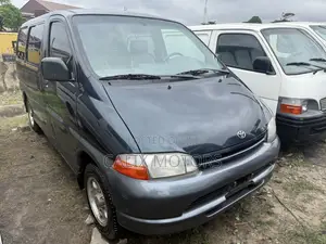 Toyota HiAce 2005
