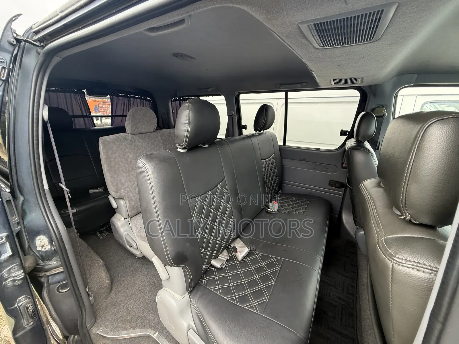 Toyota HiAce 2005