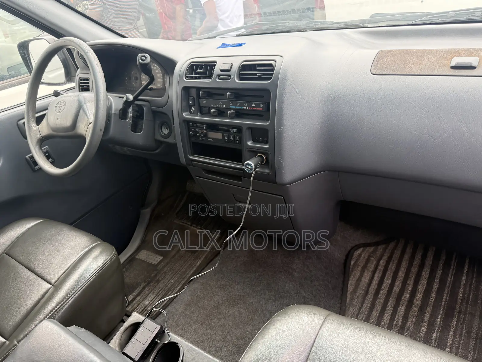 Toyota HiAce 2005