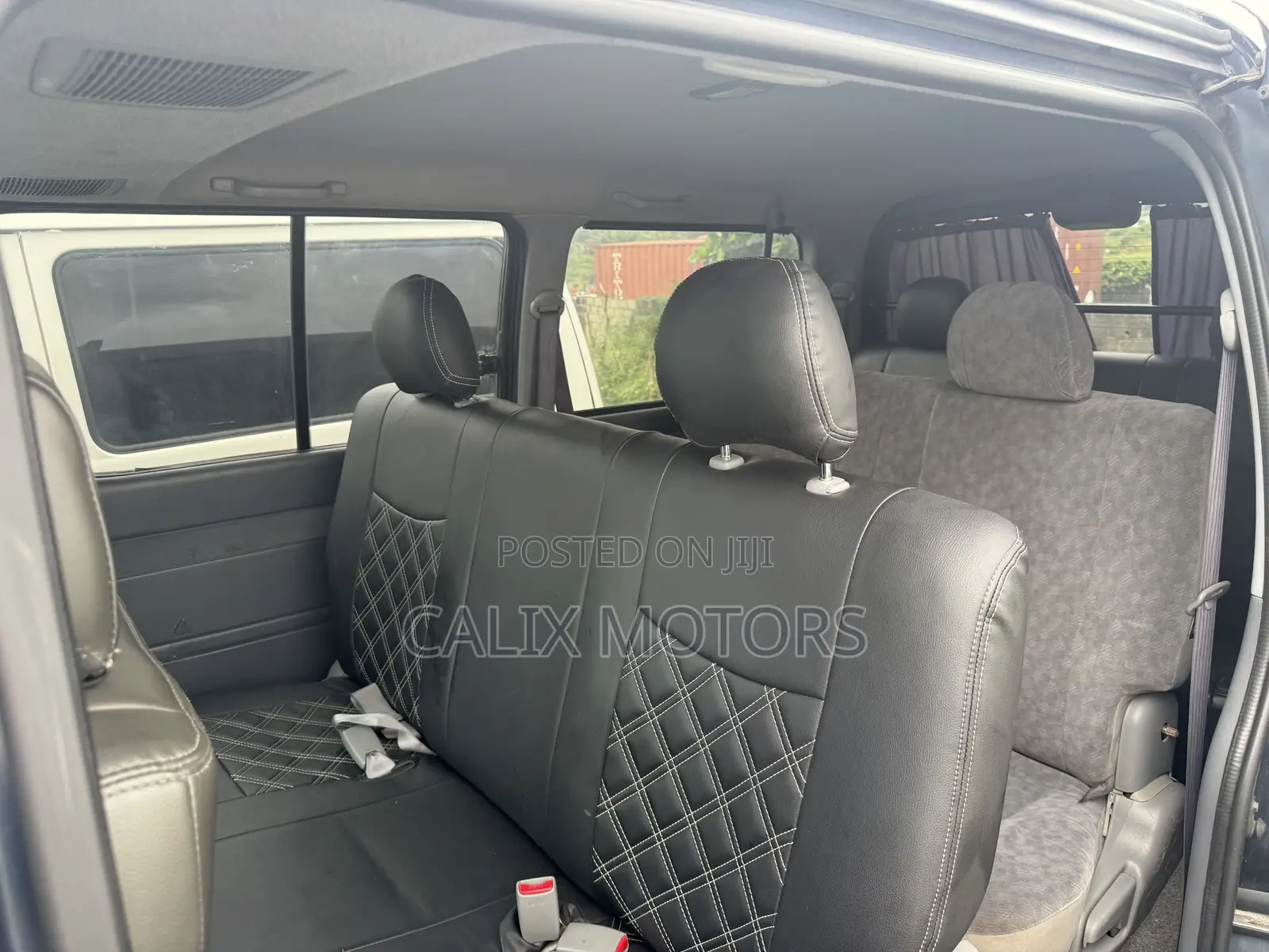Toyota HiAce 2005